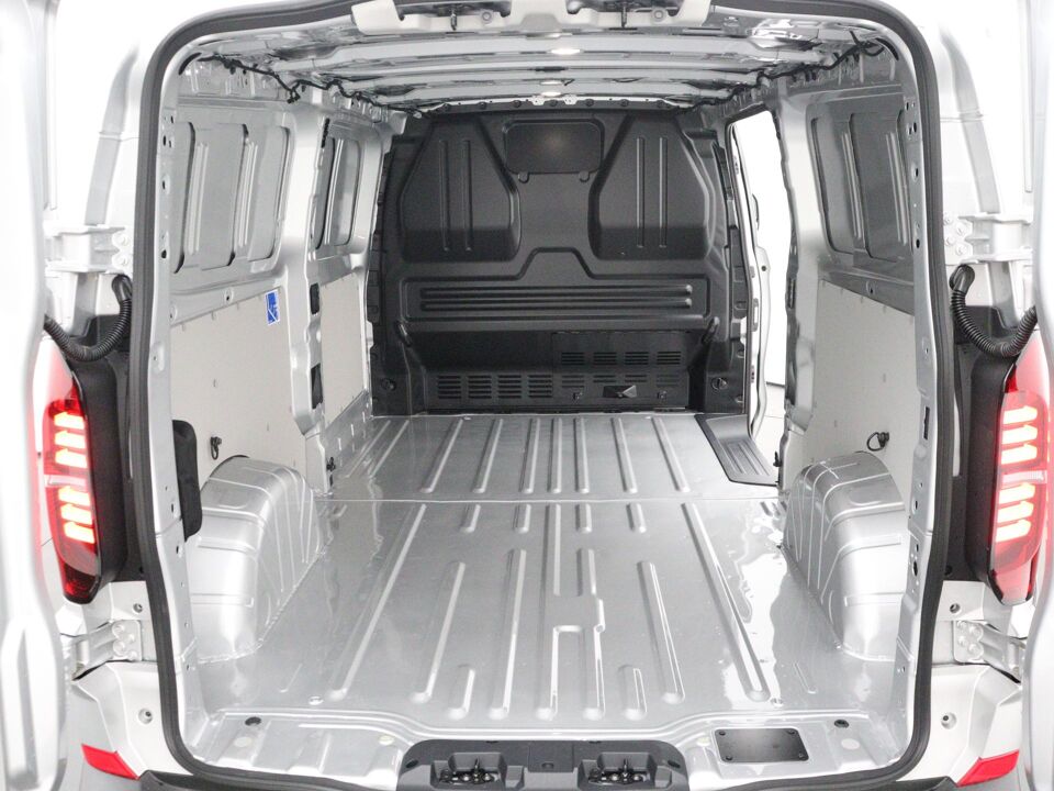 VW-Bedrijfswagens E-Transporter Life L2 160 kW / 218 pk