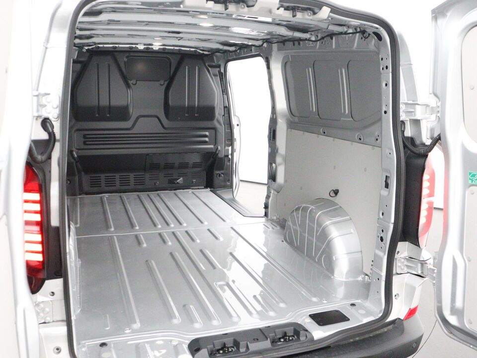 VW-Bedrijfswagens E-Transporter Life L2 160 kW / 218 pk