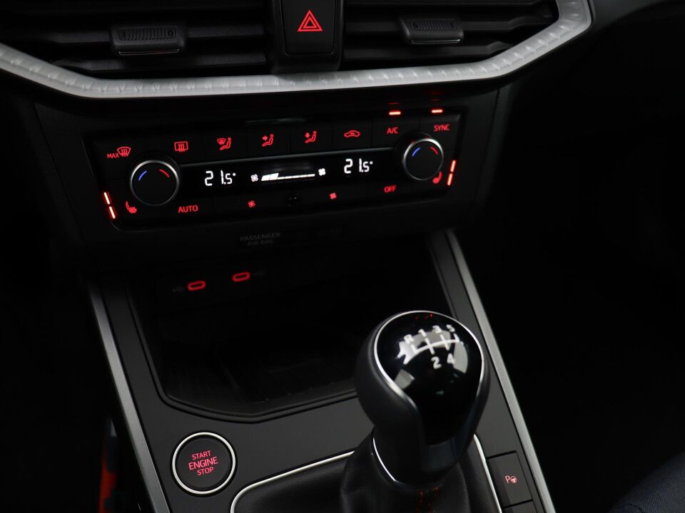 SEAT Arona FR Business Connect 1.0 EcoTSI 70 kW / 95 pk