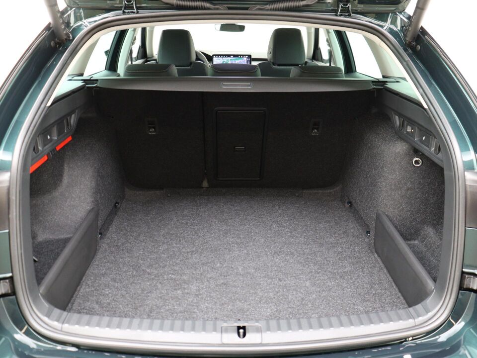 Škoda Octavia Combi Business Edition Plus 1.5 TSI m-HEV 85 kW / 115 PK