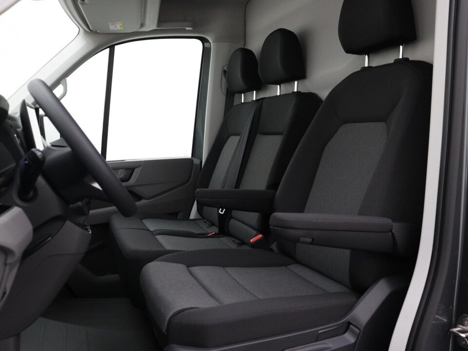 VW-Bedrijfswagens Crafter Highline L3H3 2.0 TDI 103 kW / 140 pk