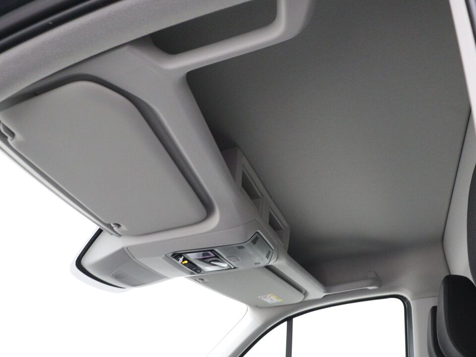 VW-Bedrijfswagens Crafter Highline L3H3 2.0 TDI 103 kW / 140 pk