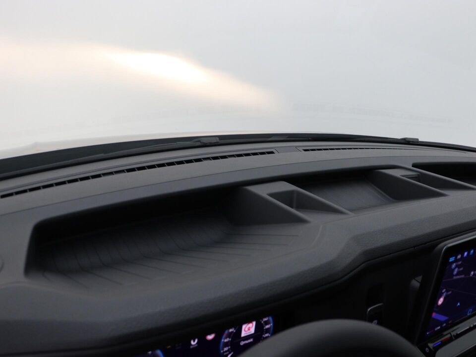 VW-Bedrijfswagens Crafter Highline L3H3 2.0 TDI 103 kW / 140 pk