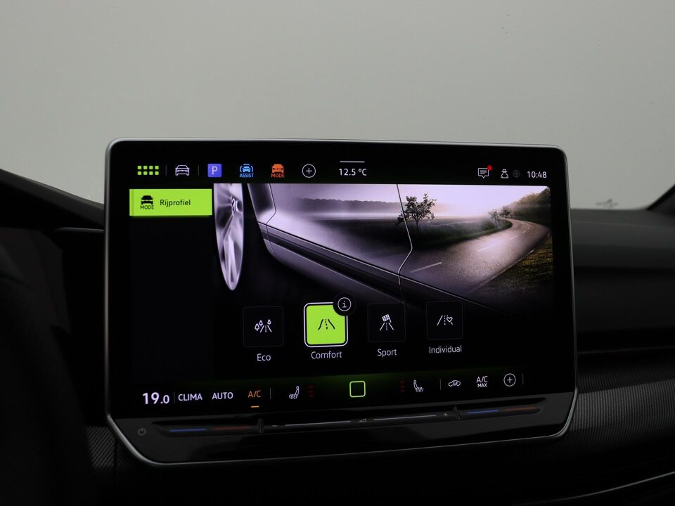 Volkswagen GOLF Variant R-Line-Edition 1.5 eTSI 85 kW / 116 pk