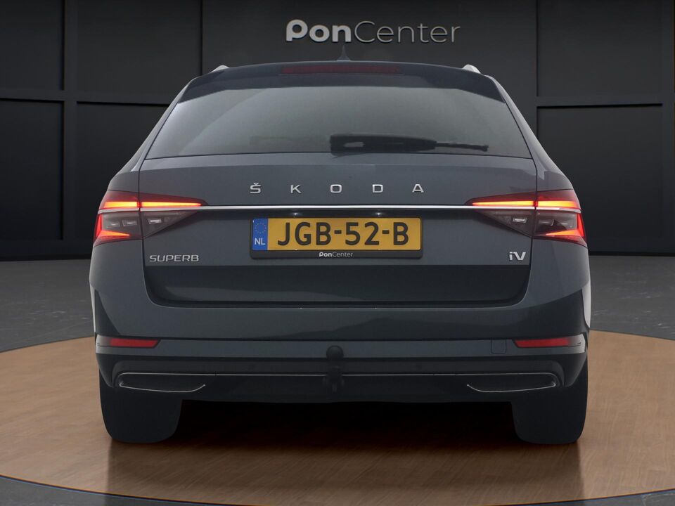 Škoda Superb Combi 1.4 TSI iV Laurin & Klement