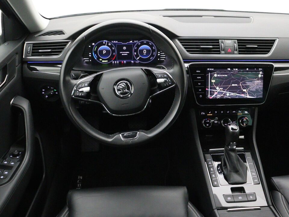 Škoda Superb Combi 1.4 TSI iV Laurin & Klement