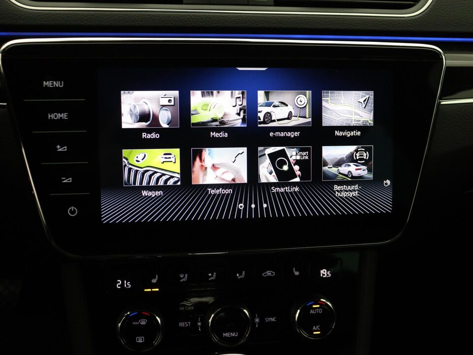 Škoda Superb Combi 1.4 TSI iV Laurin & Klement