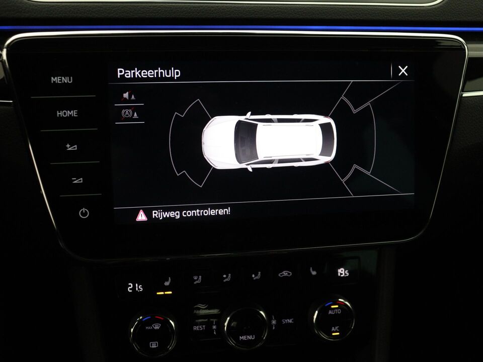 Škoda Superb Combi 1.4 TSI iV Laurin & Klement