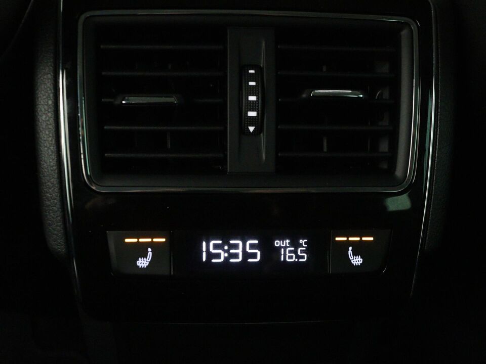 Škoda Superb Combi 1.4 TSI iV Laurin & Klement