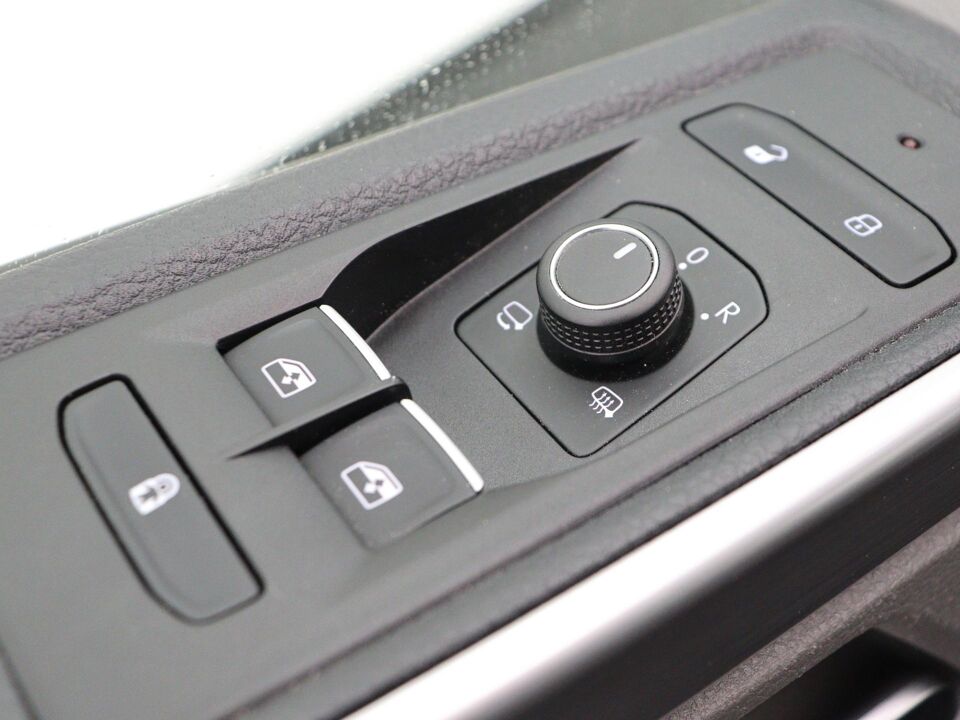 VW-Bedrijfswagens Transporter 2.0 TDI 150 PK DSG L2H1 30 DC Bulli