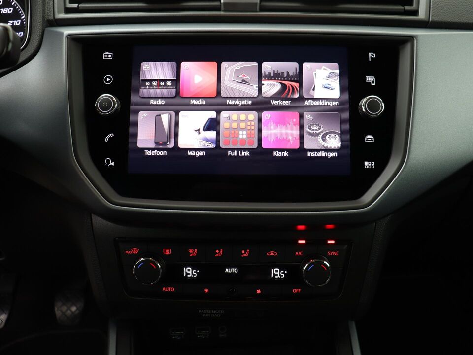 SEAT Arona 1.0 TSI 95 PK Style Business Intense