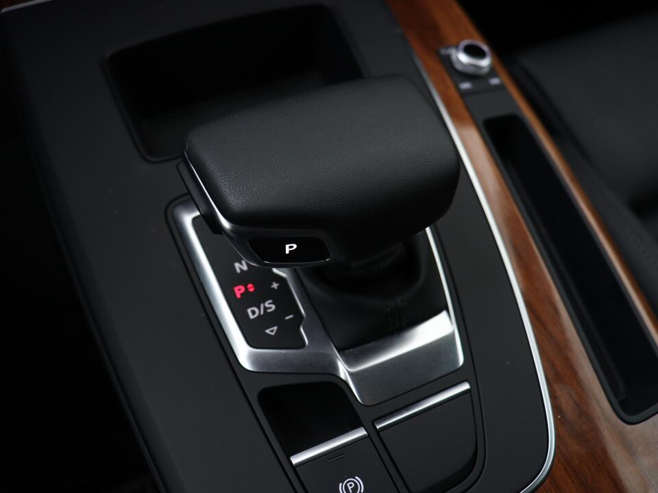 Audi Q5 50 TFSI e 299 PK Advanced