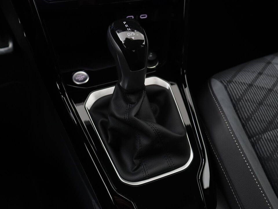 Volkswagen T-Roc 1.5 TSI DSG R-Line