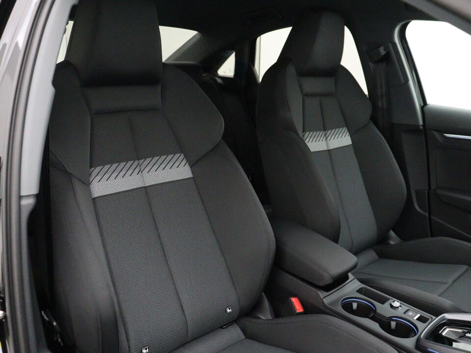 Audi A3 Limousine Advanced edition 30 TFSI 85 kW / 116 PK