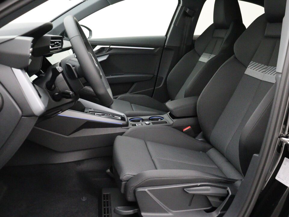 Audi A3 Limousine Advanced edition 30 TFSI 85 kW / 116 PK