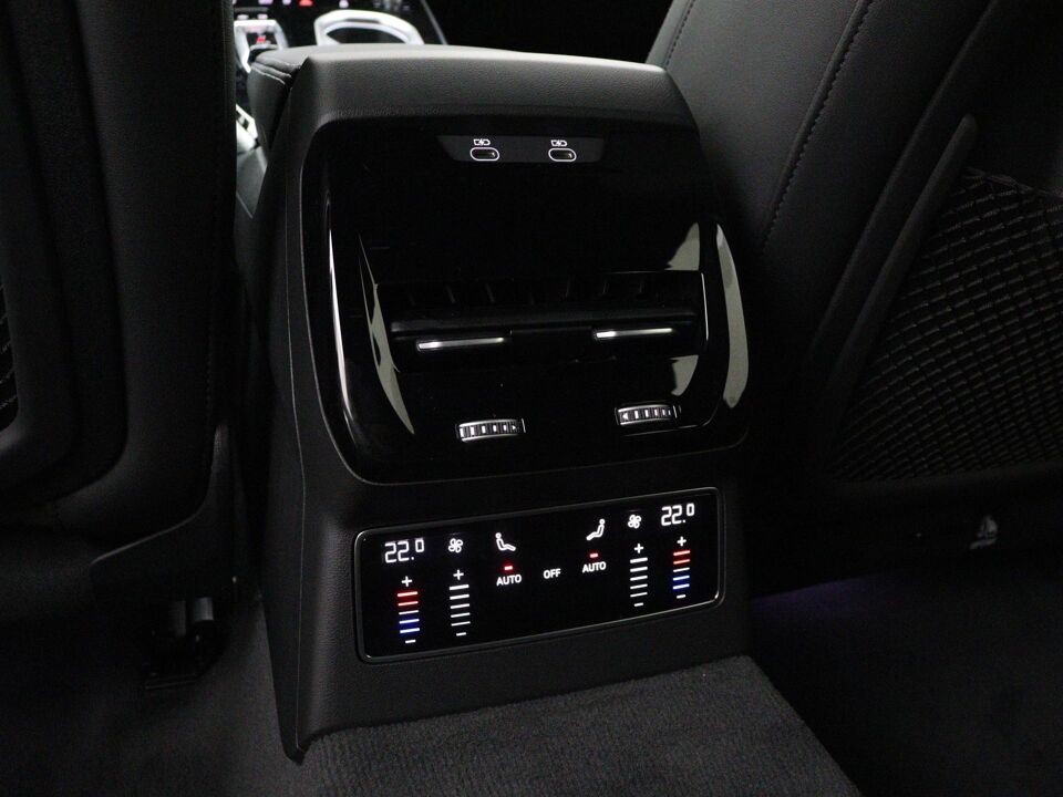 Audi A6 Avant S edition Competition 2.0 e-hybrid 270 kW / 367 PK