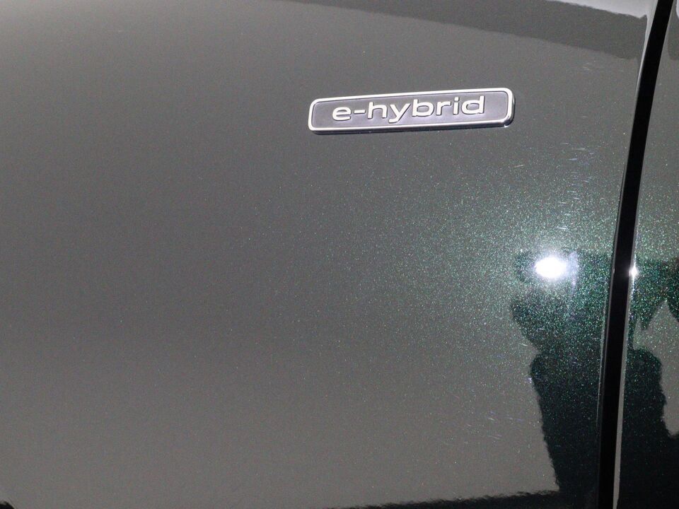 Audi A6 Avant S edition Competition 2.0 e-hybrid 270 kW / 367 PK