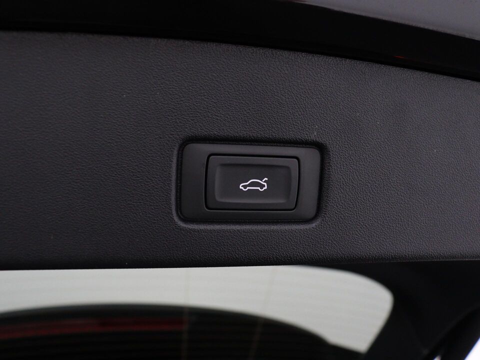 Audi Q4 e-tron S edition Competition 45 82 kWh 210 kW / 286 PK