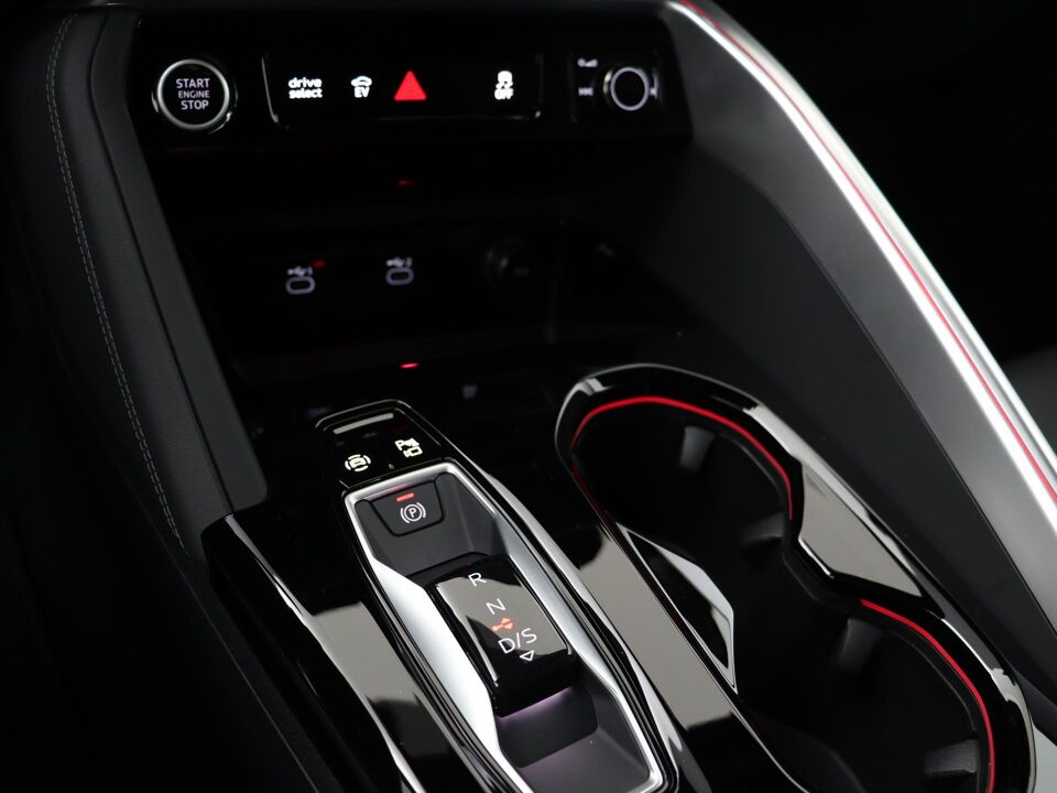 Audi Q5 S edition 2.0 e-hybrid 220 kW / 299 PK