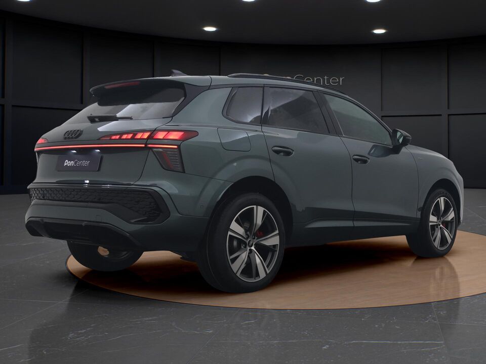 Audi Q3 S edition 1.5 e-hybrid 200 kW / 272 PK