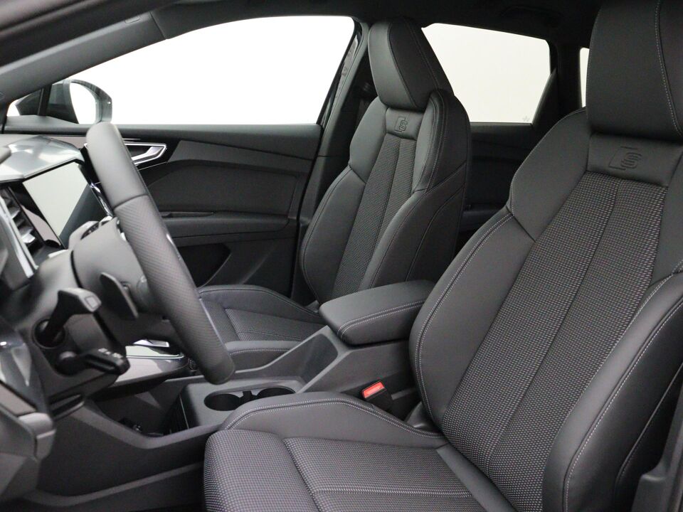 Audi Q4 e-tron S edition Competition 45 82 kWh 210 kW / 286 PK