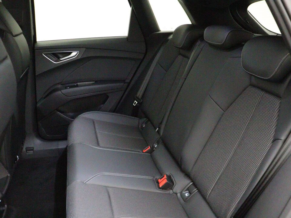 Audi Q4 e-tron S edition Competition 45 82 kWh 210 kW / 286 PK