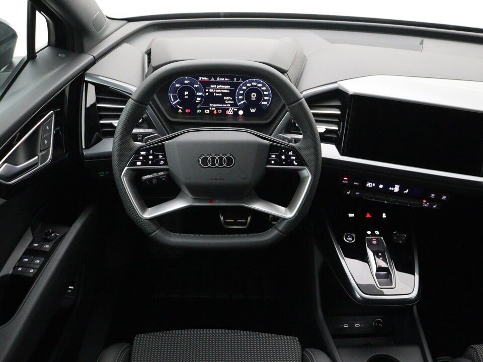 Audi Q4 e-tron S edition Competition 45 82 kWh 210 kW / 286 PK