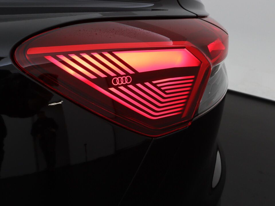 Audi Q4 e-tron S edition Competition 45 82 kWh 210 kW / 286 PK