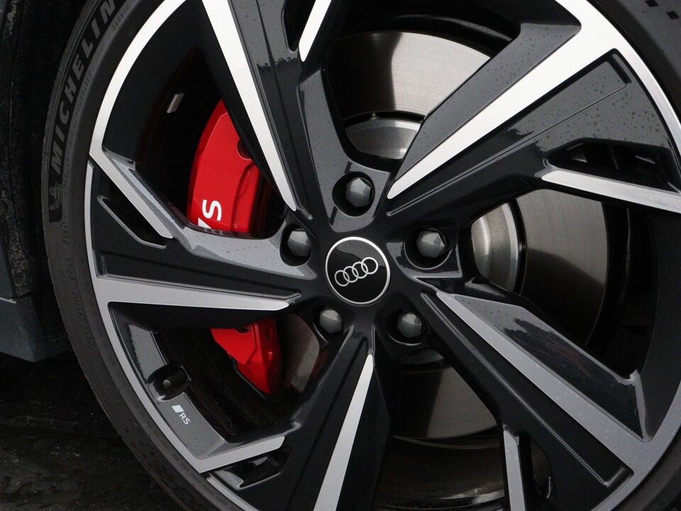 Audi S6 Avant e-tron S edition quattro 100kWh 370 kW / 503 PK