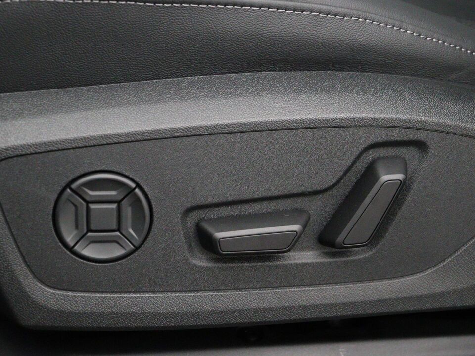 Audi Q6 e-tron S edition 100Kwh 225 kW / 306 PK