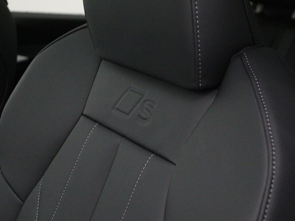 Audi Q6 e-tron S edition 100Kwh 225 kW / 306 PK