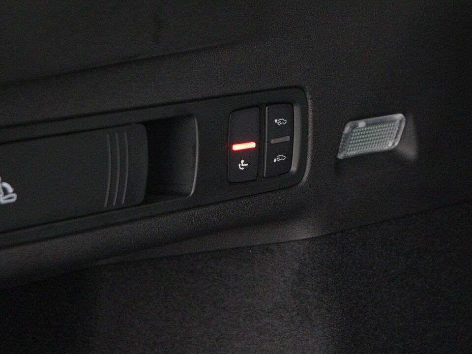 Audi Q6 e-tron S edition 100Kwh 225 kW / 306 PK