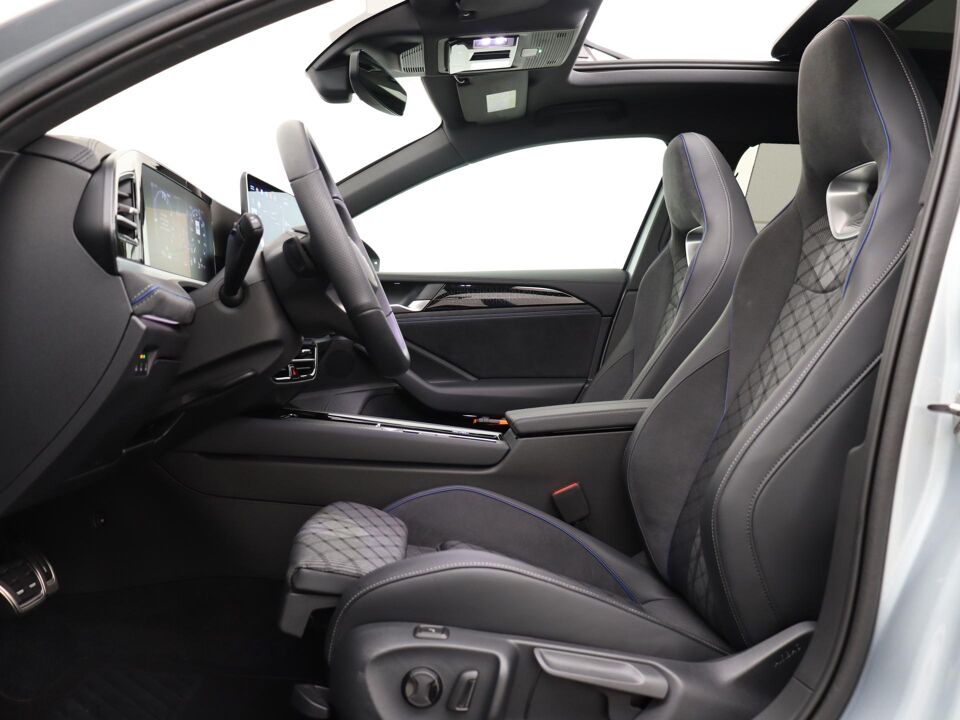 Volkswagen Passat Variant 1.5 eHybrid 272PK R-Line Business