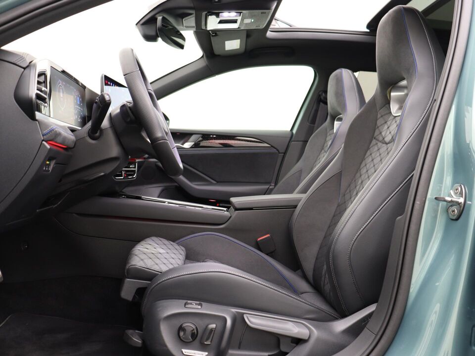 Volkswagen Passat Variant 1.5 eHybrid 272PK R-Line Business