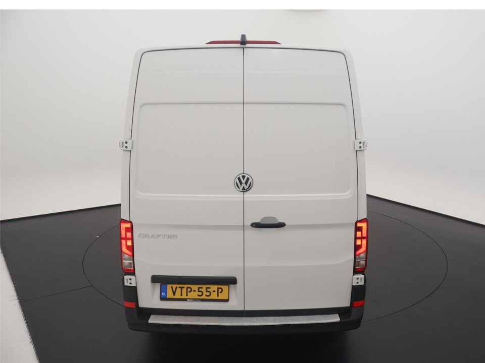 VW-Bedrijfswagens Crafter 35 2.0 TDI 140 PK L3H3 Highline