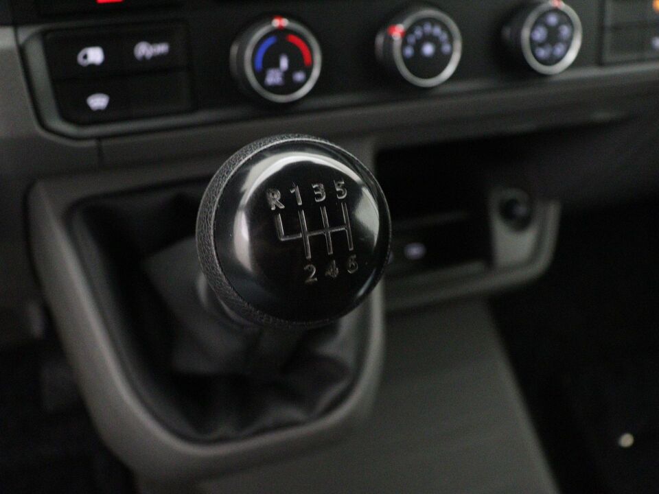 VW-Bedrijfswagens Crafter 35 2.0 TDI 140 PK L3H3 Highline