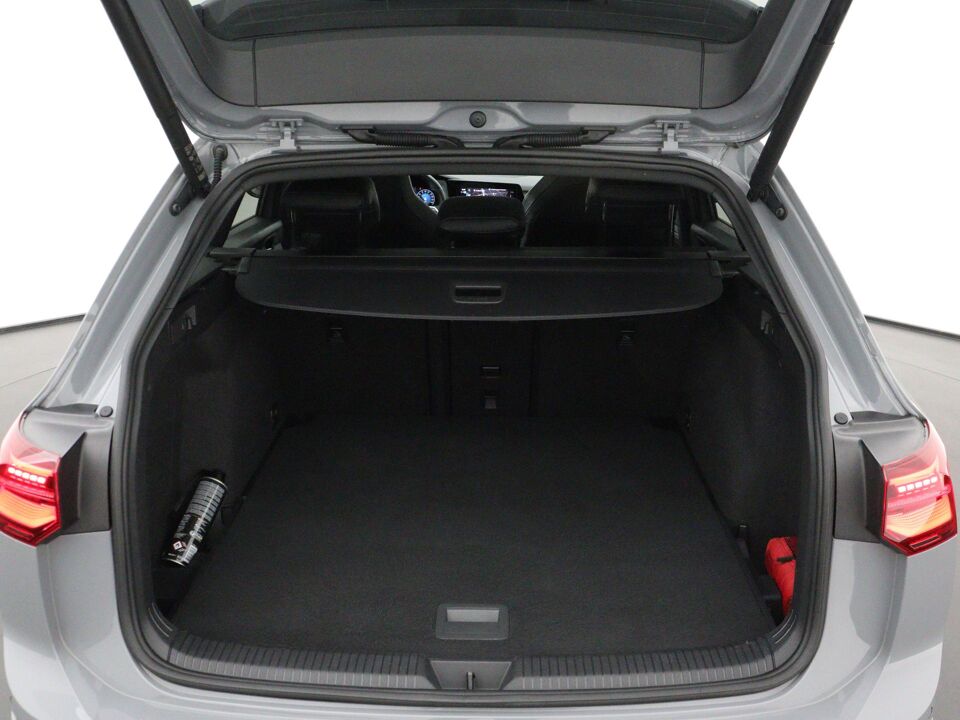 Volkswagen Golf Variant 1.5 eTSI R-Line Business+