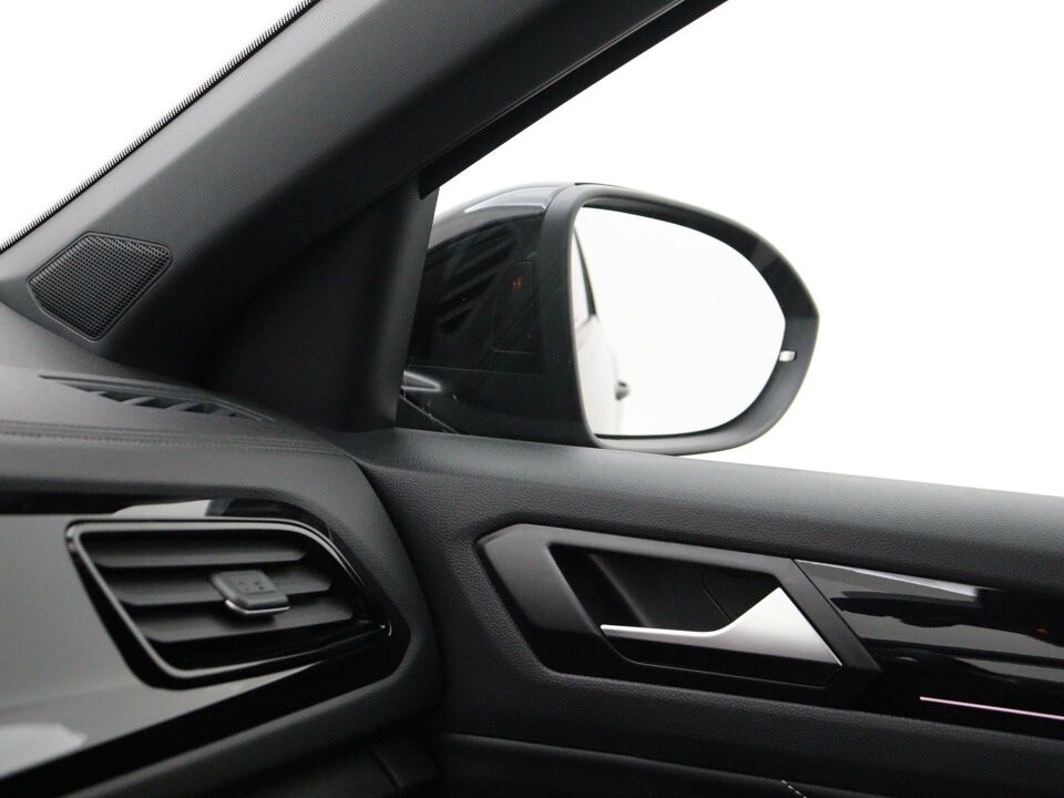 Volkswagen T-Roc 1.5 TSI DSG R-Line