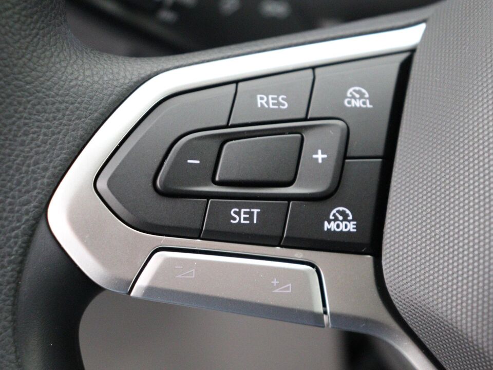 VW-Bedrijfswagens Crafter Highline L3H3 2.0 TDI 103 kW / 140 pk