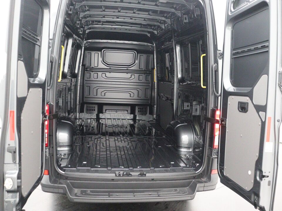 VW-Bedrijfswagens Crafter Highline L3H3 2.0 TDI 103 kW / 140 pk