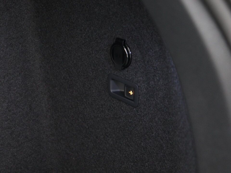 Volkswagen Golf Variant R-Line-Edition 1.5 eTSI 85 kW / 116 pk