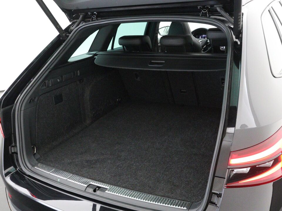 Škoda Superb Combi 1.4 TSI iV Sportline