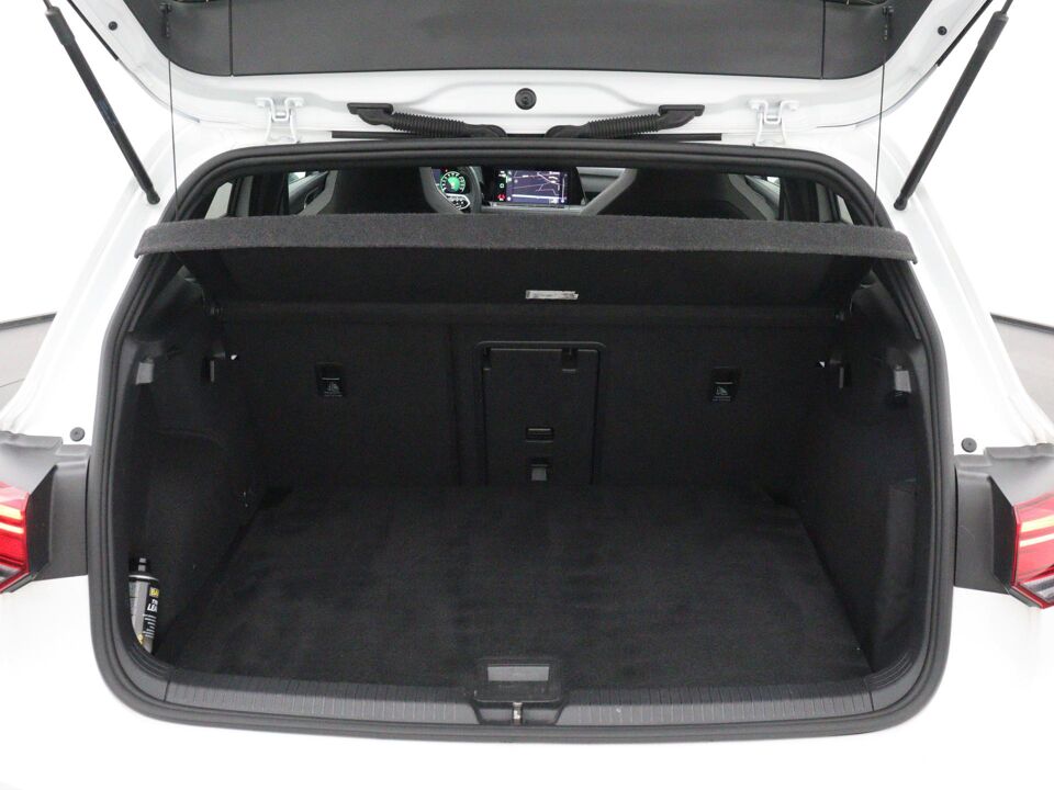 Volkswagen Golf 1.5 eTSI R-Line