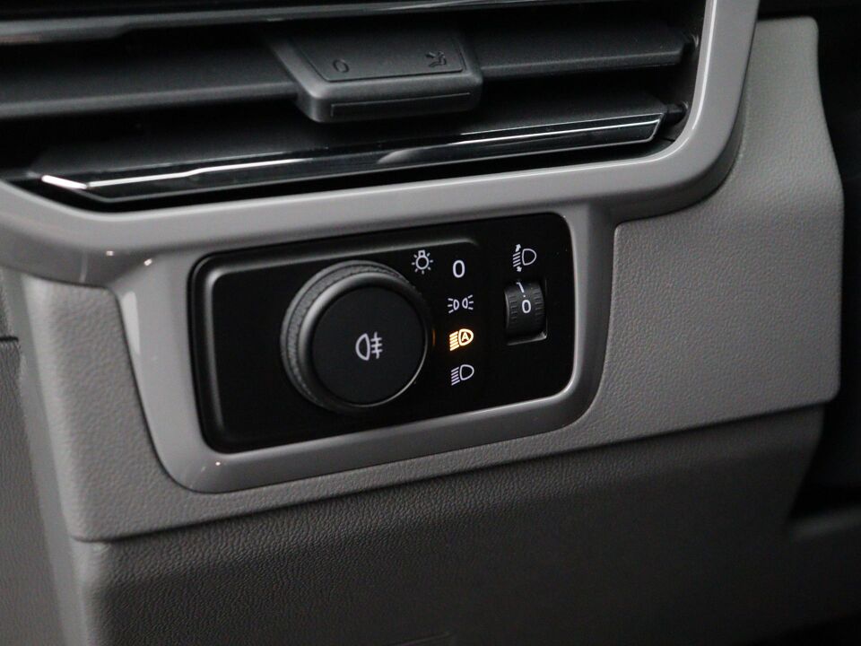 VW-Bedrijfswagens E-Transporter Life L1 160 kW / 218 pk