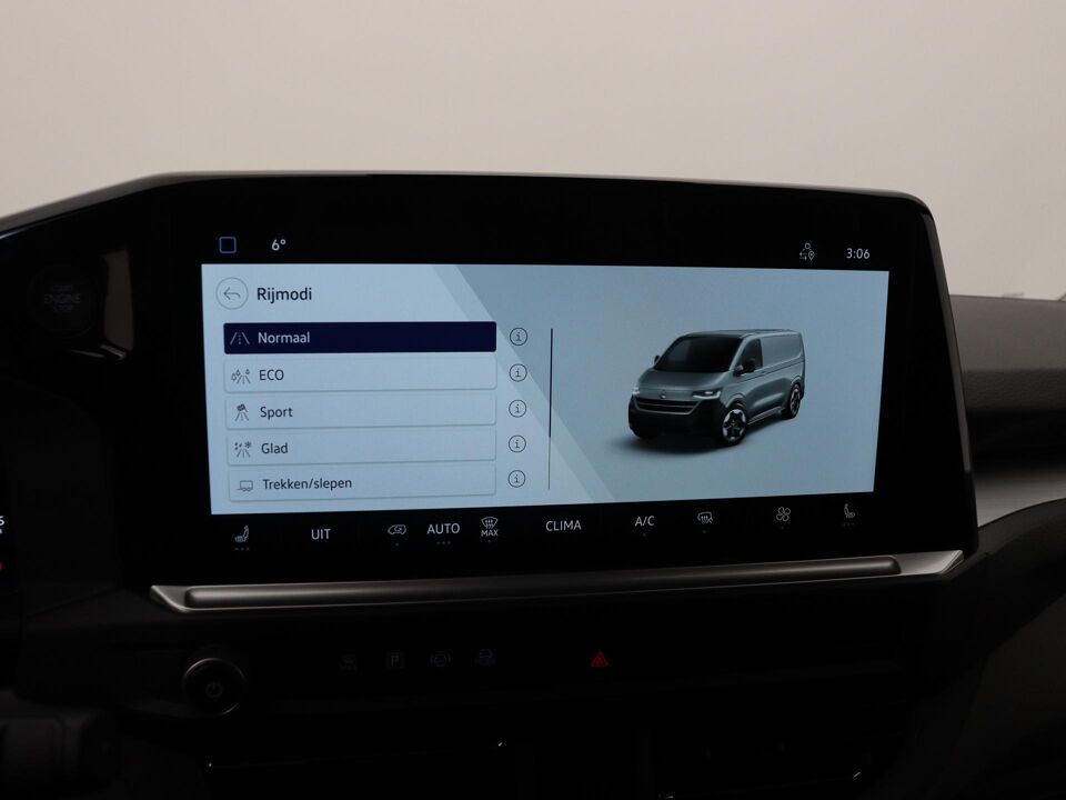 VW-Bedrijfswagens E-Transporter Life L1 160 kW / 218 pk