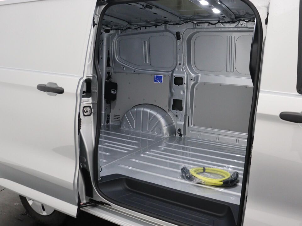VW-Bedrijfswagens E-Transporter Life L1 160 kW / 218 pk