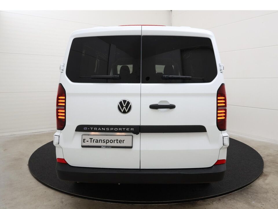 VW-Bedrijfswagens E-Transporter Life L1H1 100 kW / 136 pk
