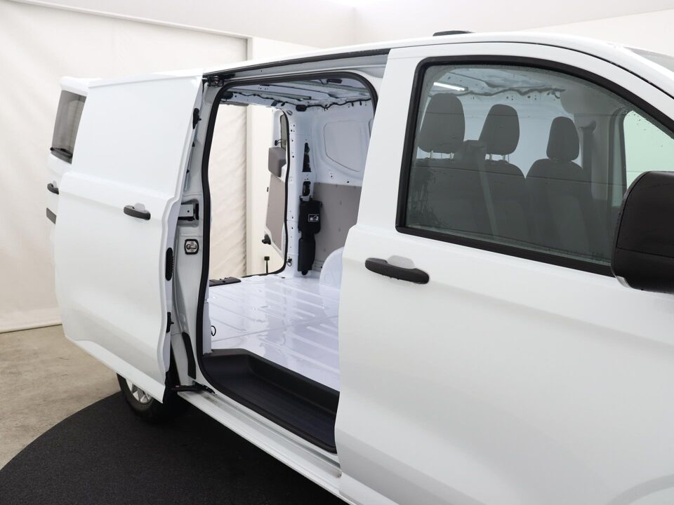 VW-Bedrijfswagens E-Transporter Life L1H1 100 kW / 136 pk