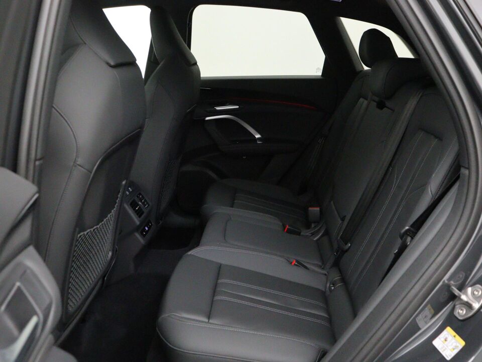 Audi Q5 S edition 2.0 e-hybrid 220 kW / 299 PK