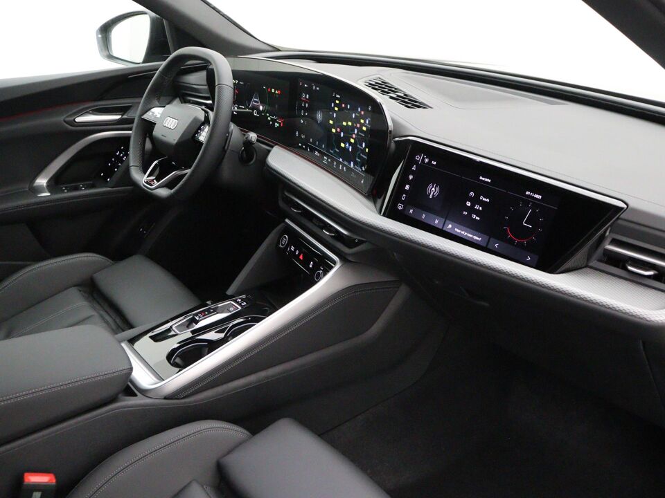 Audi Q5 S edition 2.0 e-hybrid 220 kW / 299 PK